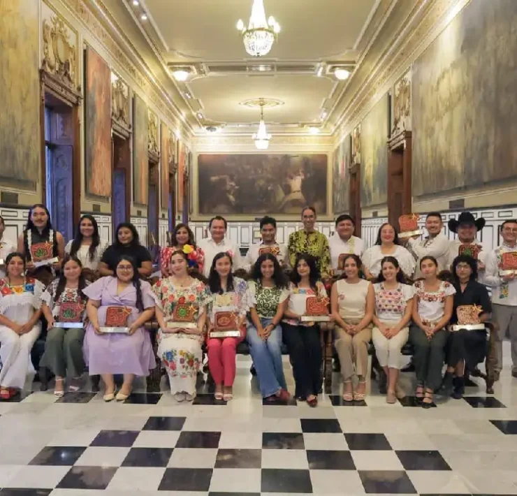 Renacimiento Maya reconoce a las juventudes con el Premio Estatal