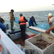 Retención precautoria de dos embarcaciones: operativo pesquero en Puerto Juárez