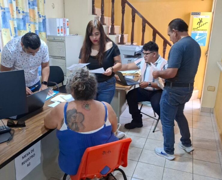 Bachillerato: SEQ instala módulos atienden aspirantes sin espacio asignado en Quintana Roo