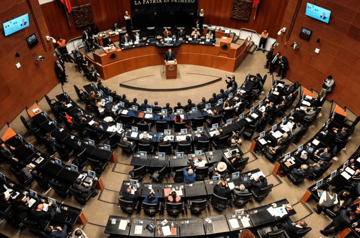 Senado recibe iniciativa para eliminar la doble nacionalidad