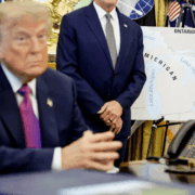 Trump va por otro cambio polémico
