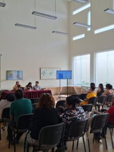 La académica de la Universidad Veracruzana destacó la importancia histórica de la Escuela Modelo de Orizaba y la Escuela Normal de Jalapa en la evolución de los métodos pedagógicos y la formación docente en México.