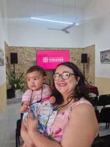 La Mtra. Diana Karent Sáenz Díaz, directora de la Facultad de Sociología de la Universidad Veracruzana, durante su participación en el Congreso de la Red Mexicana de Historia en Mérida, donde presentó su investigación sobre los aportes pedagógicos de la enseñanza objetiva en Veracruz.