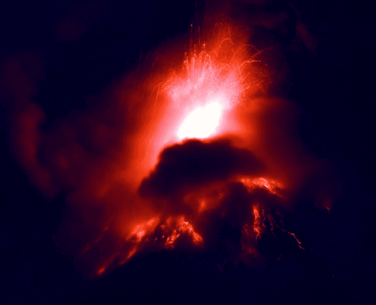 Volcán de Fuego reduce su actividad