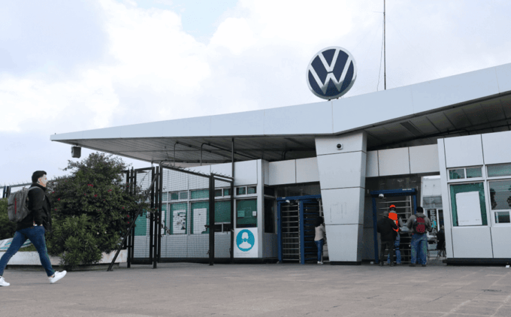 Volkswagen recorta un turno en su planta de Puebla