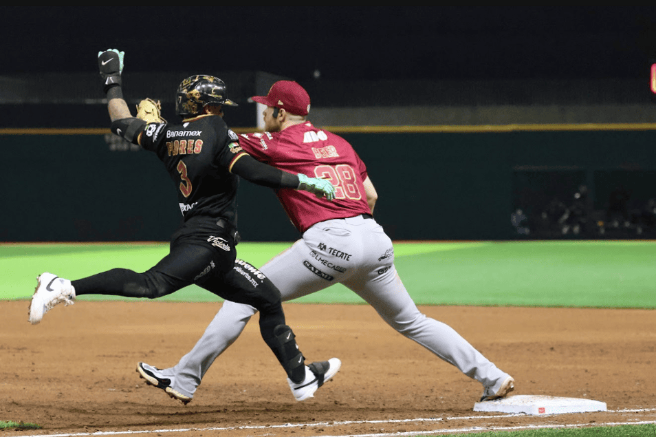 Warner mantiene a Olmecas en la pelea