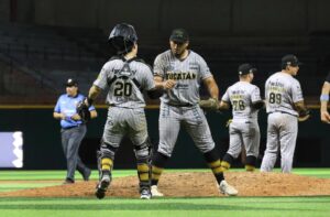 Cuadrangular solitario de Oliver Carrillo en la duodécima entrada firmó el triunfo melenudo ante Guerreros.