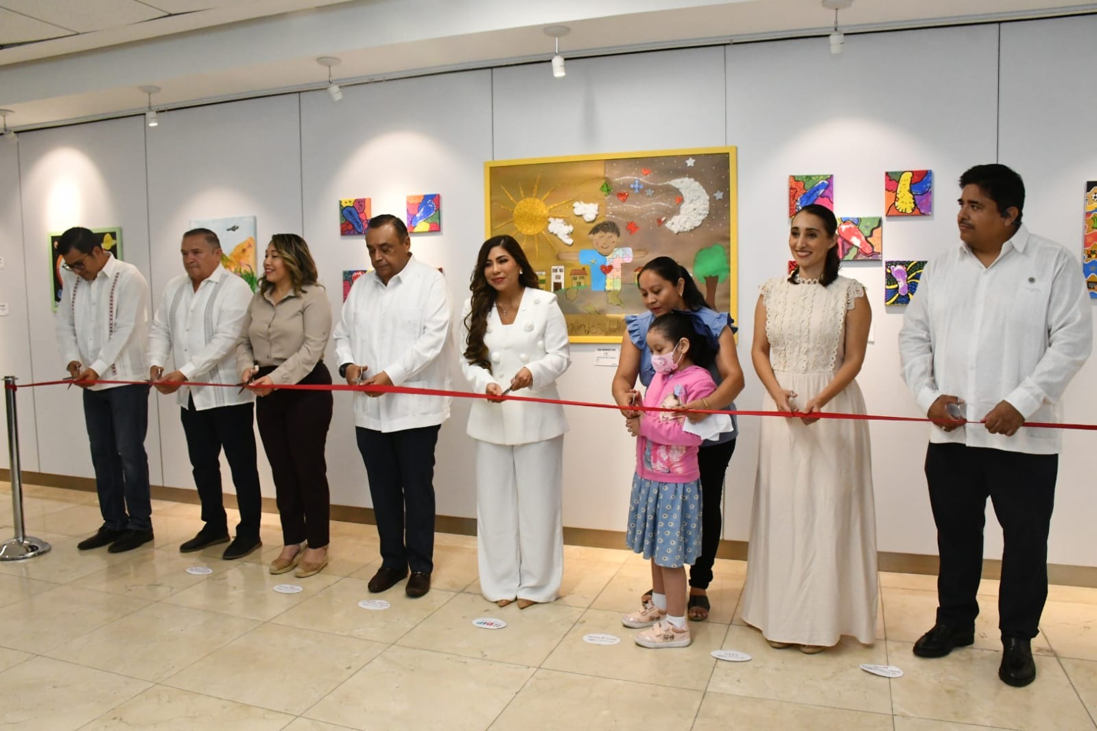 Arte inclusivo: Aeropuerto de Mérida abre espacio al talento de jóvenes autistas