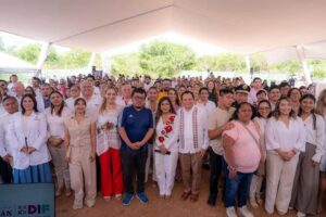 Huacho Díaz Mena fortalece su posición en el ranking nacional al alcanzar 63.8% de aprobación ciudadana en Yucatán durante agosto de 2026.
