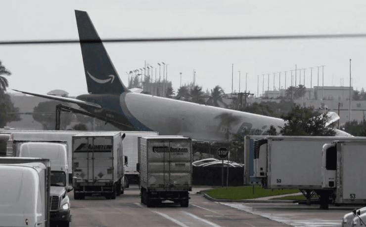 Avión de Amazon se sale de la pista