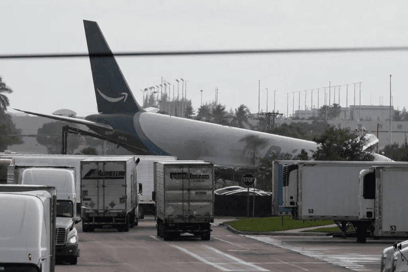 Avión de Amazon se sale de la pista
