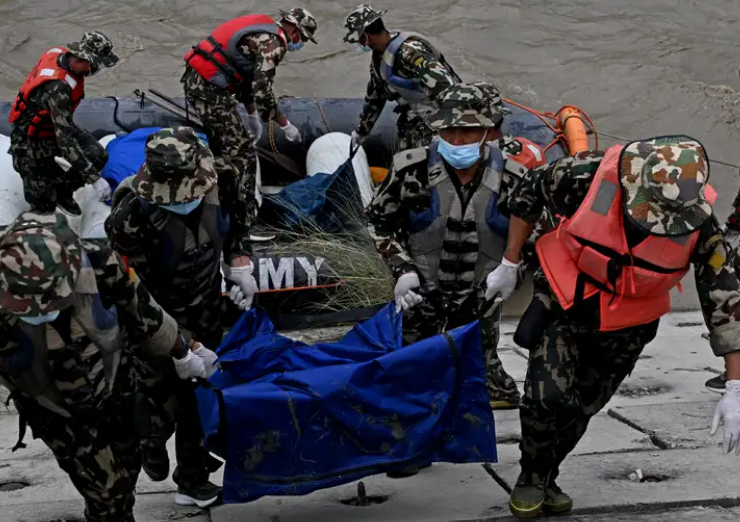 Nepal usa drones de carga para trasladar cuerpos