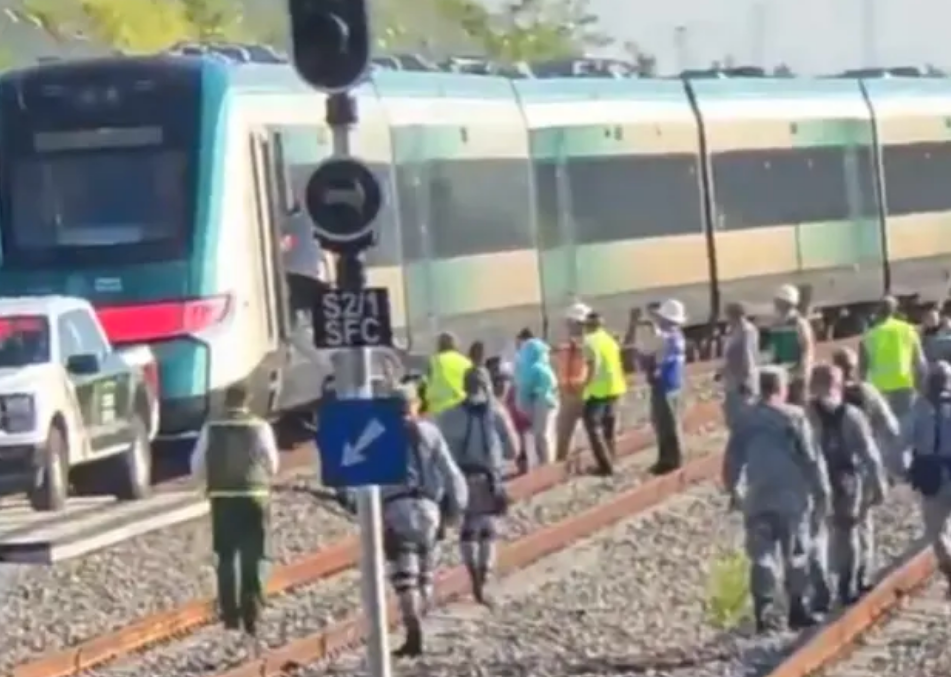 Tren Maya se descarrila en Campeche y desalojan a cientos de pasajeros