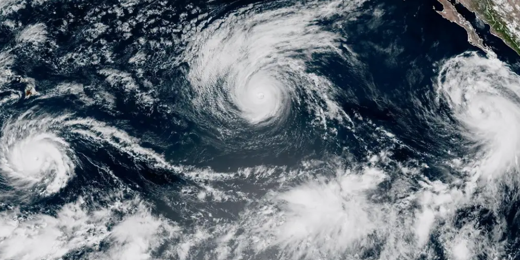 "El Niño" genera 3 huracanes en el Pacífico