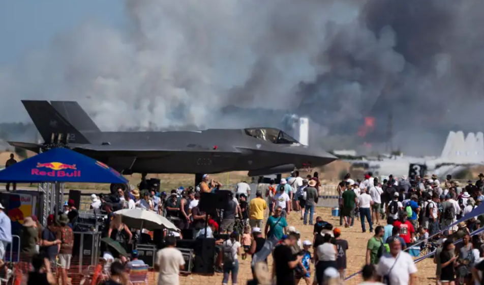 Se estrella un caza durante una exhibición aérea en Grecia