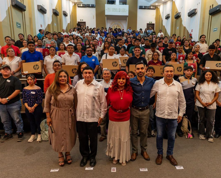 ¡Asombroso! Sansores impulsa a estudiantes al éxito