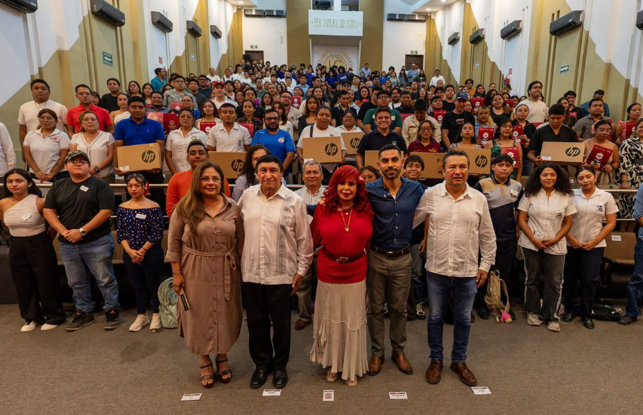 ¡Asombroso! Sansores impulsa a estudiantes al éxito