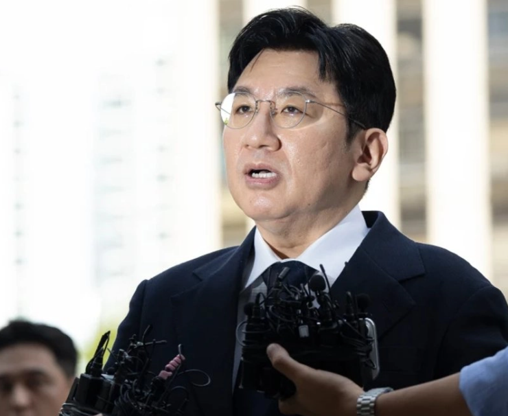 Si-Hyuk es señalado por fraude en Corea del Sur