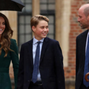 El príncipe George desembarca en Eton