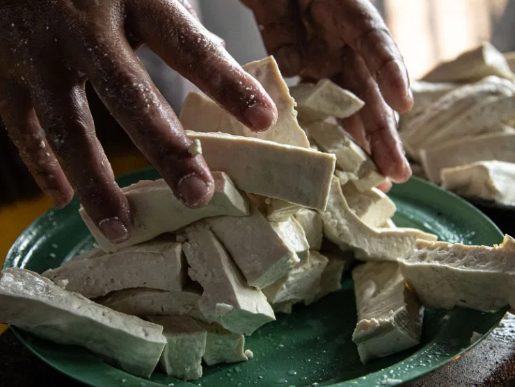 Cajas de tofu son retiradas del mercado por posible contaminación con tinta