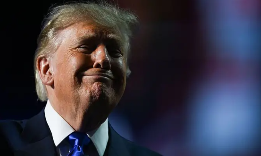 Trump promete US$5.000 a cada adulto