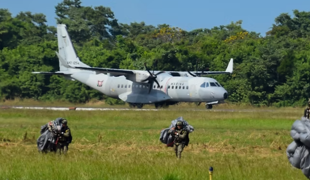 Fuerza Aeronaval se renueva con 36 aeronaves