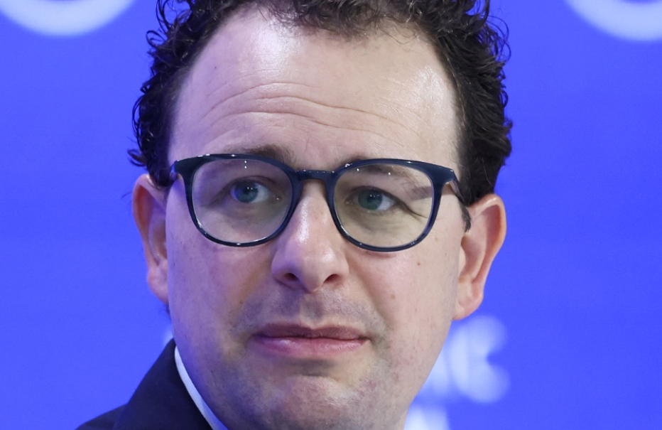 CEO de Anthropic pide frenar el ritmo del desarrollo de la IA