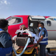 ¡Increíble! IMSS traslada en ambulancia aérea a menor