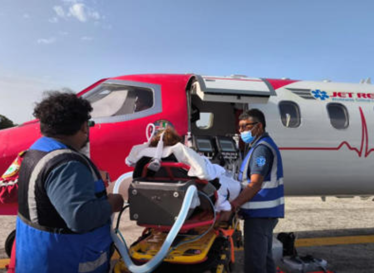 ¡Increíble! IMSS traslada en ambulancia aérea a menor
