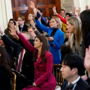 Trump prohíbe el acceso a periodistas de tres cadenas