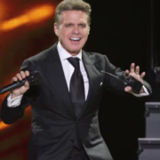 Luis Miguel anuncia gira para 2027