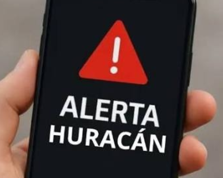 ¡Atención! Recibe la alerta de Huracán en tu celular ya