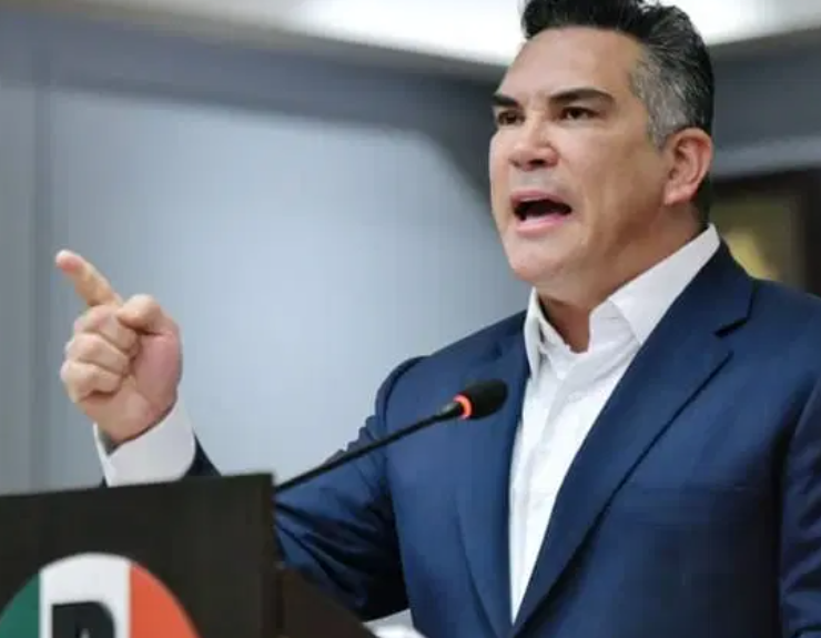"Alito" Moreno remata al PRI en Campeche y suplica alianzas por supervivencia.