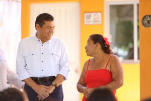 Familias de Centro reciben las llaves de sus nuevos hogares, como parte de las acciones del Gobierno del Pueblo para fortalecer su patrimonio y mejorar sus condiciones de vida.