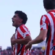 Chivas acecha al América tras golear al San Luis