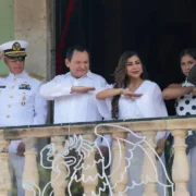 Desfile de 4,850 participantes llena de orgullo el Centro Histórico de Mérida