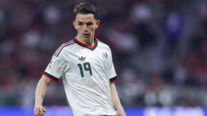 Álvaro Fidalgo cobró un tiro libre en el cierre del primer tiempo y estuvo cerca de conseguir el empate para la Selección Mexicana ante Perú.