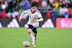 Gilberto Mora marcó el gol del empate ante Colombia y rescató el debut de Rafa Márquez al frente de la Selección Mexicana.