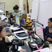 Gobierno facilita registro de CURP Biométrica con orientación y módulos