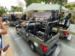 Elementos de la Nueva Guardia Estatal en Tabasco participaron por primera vez en el Desfile Cívico-Militar, mostrando su nueva imagen y unidades ante la ciudadanía.
