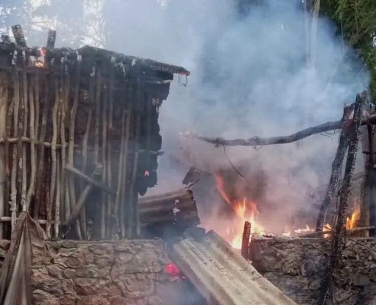 Incendio consume vivienda durante la madrugada en Maxcanú y deja pérdidas totales