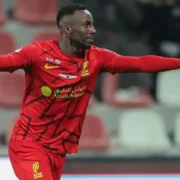 Julián Quiñones volvió al gol en Arabia