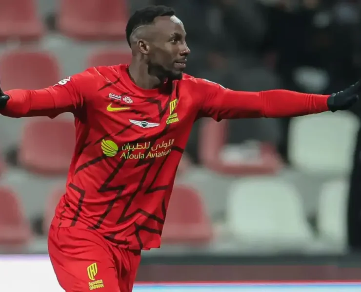 Julián Quiñones volvió al gol en Arabia