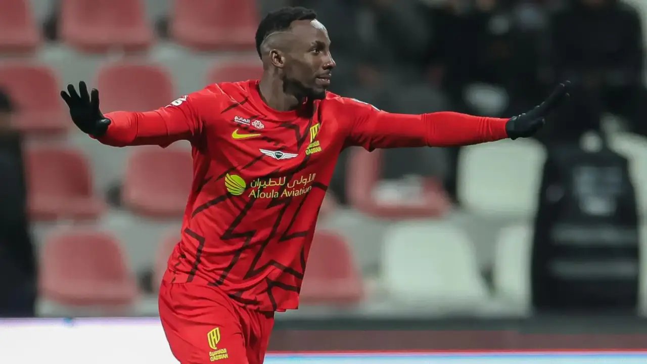 Julián Quiñones volvió al gol en Arabia