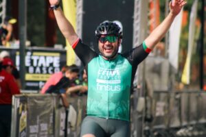 Más de mil ciclistas dieron vida a L’Étape Tabasco 2026, en una jornada que llevó la pasión del ciclismo internacional al Malecón de Villahermosa.