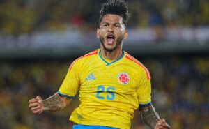 Luis Suárez abrió el marcador para Colombia al minuto 9, aprovechando una desatención defensiva de la Selección Mexicana.