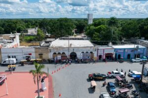 Gobernador Joaquín Díaz Mena supervisó la rehabilitación integral del Mercado Municipal de Hoctún