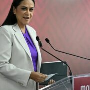 Morena no pedirá licencia a diputados
