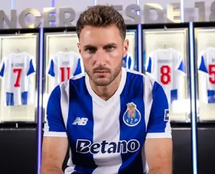 Nuevo equipo de Santiago Giménez sorprende en Europa