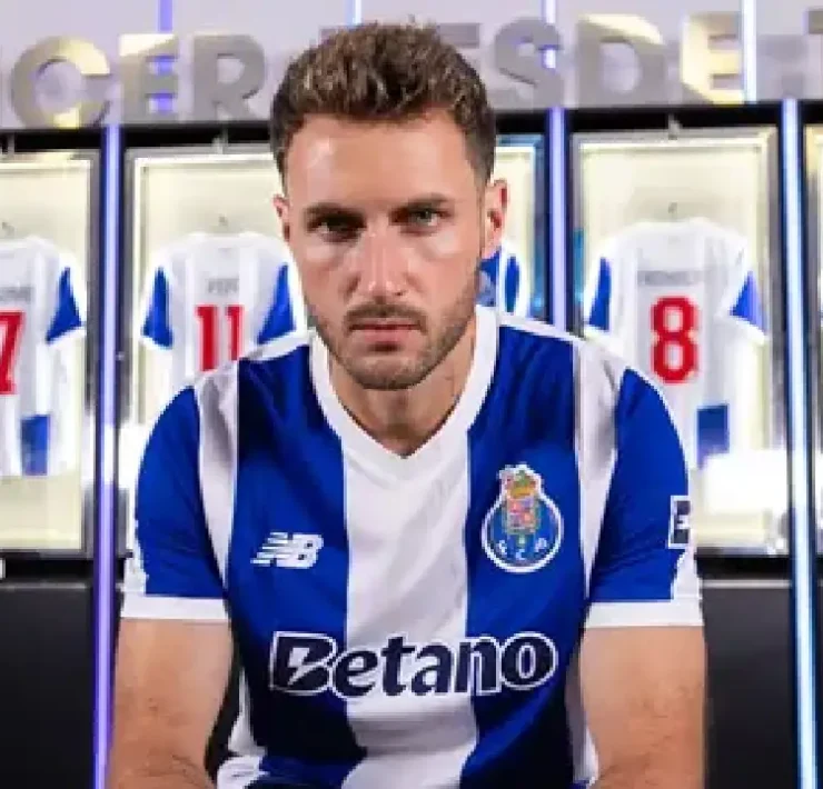 Nuevo equipo de Santiago Giménez sorprende en Europa